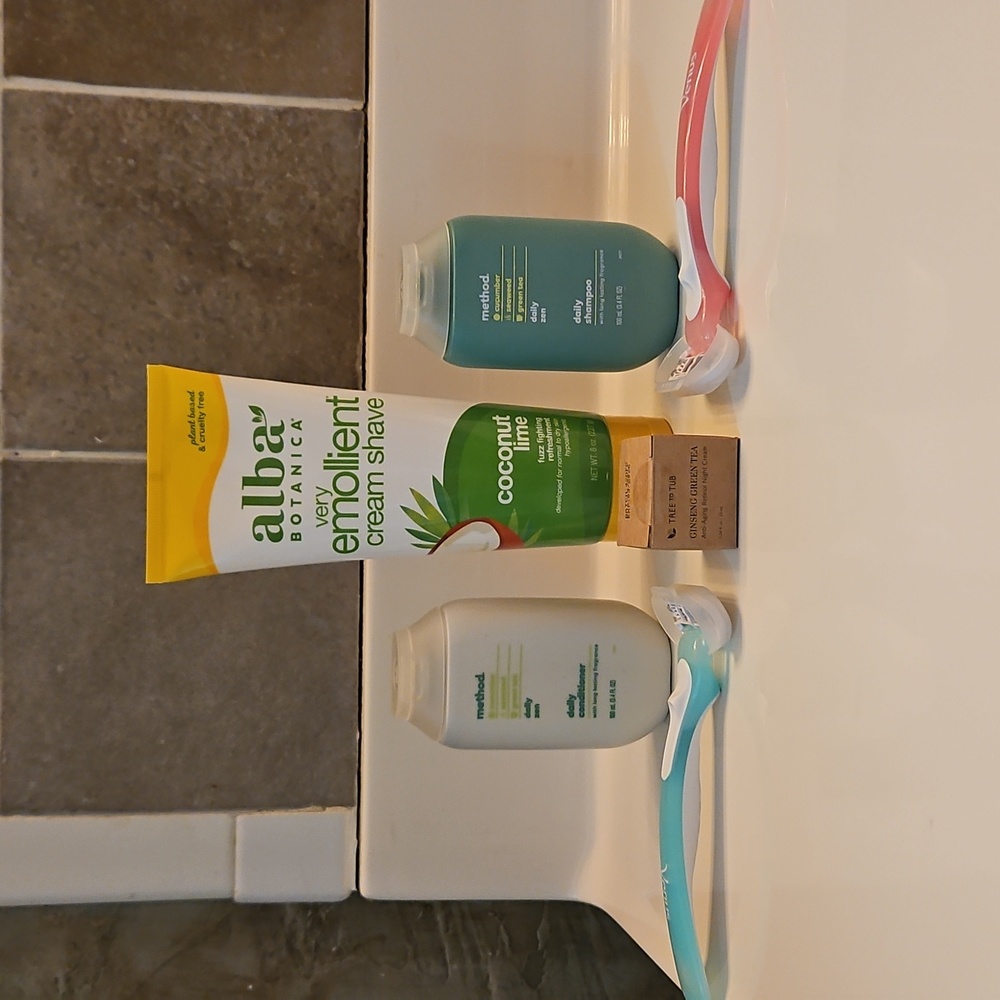 Cute Lady Care Bundle 😍 💕